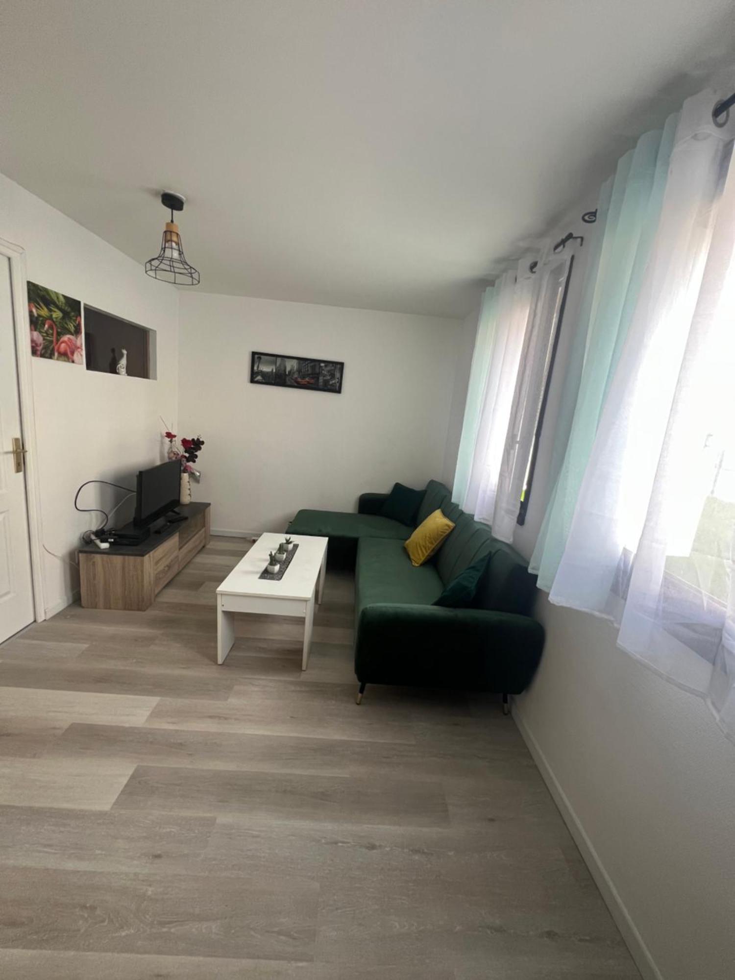 Studio De La Gare Vesoul Buitenkant foto